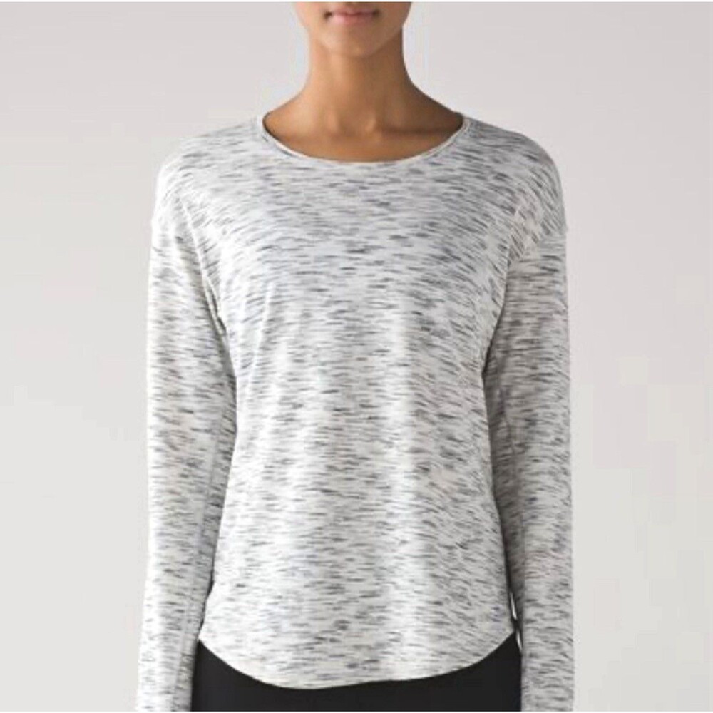 SO Womens Heather Gray Knit Long Sleeve Scoop Neck Relaxed Fit Top Sz S/M